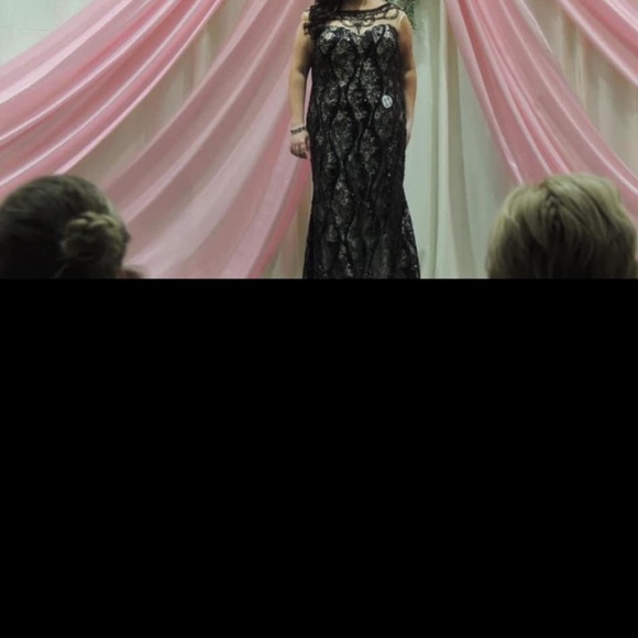 Prom/Pageant Dress - Picture 6 of 6